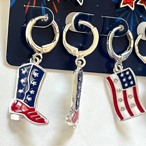 🏷️🎉limited edition🎉 red white blue july 4th pair of 4 earrings set - Picture 8 of 9